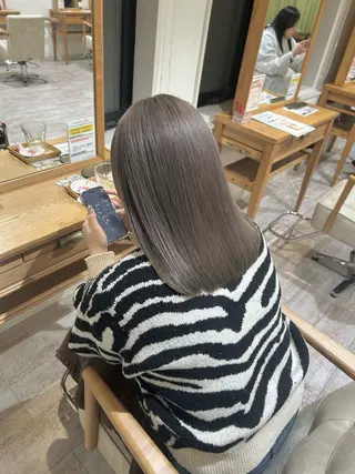 ミディアム 𝐍𝐀𝐍𝐀 /Rimのヘアスタイル