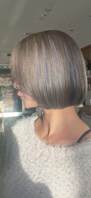 カラー 🪼ハイトーン🪼 山本唯衣のヘアスタイル