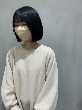 ショート オリーブベージュ/ ブリーチなし透明感のヘアスタイル