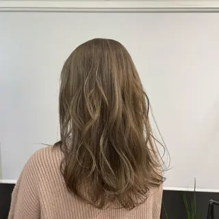 ロング カラー monami 山本華菜のヘアスタイル