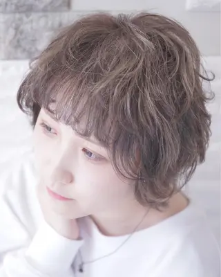 ショート カラー ヘアアレンジ これた🧸ヘアメ職人 ♡髪質改善♡カラーのヘアスタイル