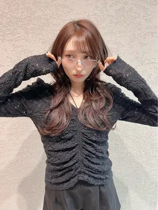 セミロング カラー レイヤー/韓国 ハイトーン興津史弥のヘアスタイル