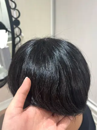 ショート カラー 鵤木 朋香のヘアスタイル