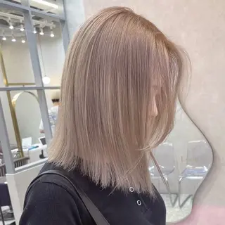 セミロング カラー Lond Le'aのヘアスタイル