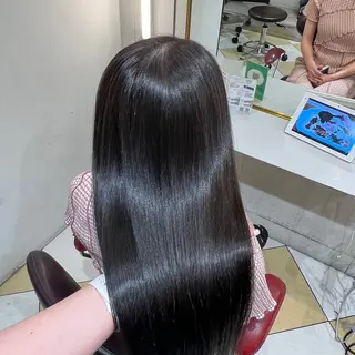 ロング 李 文のヘアスタイル