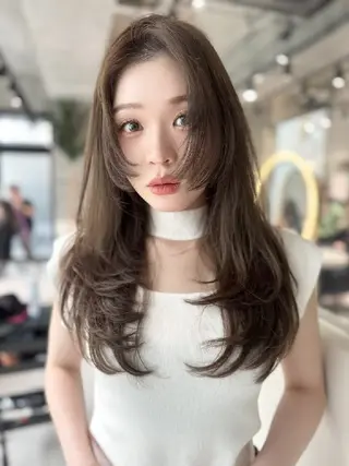 カラー ロング Lond Roleのヘアスタイル