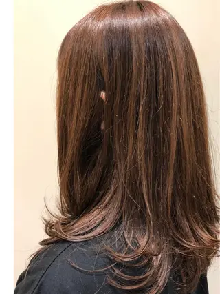 セミロング カジサ ケイコのヘアスタイル