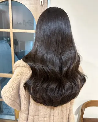 ロング カラー 松永 悠里のヘアスタイル