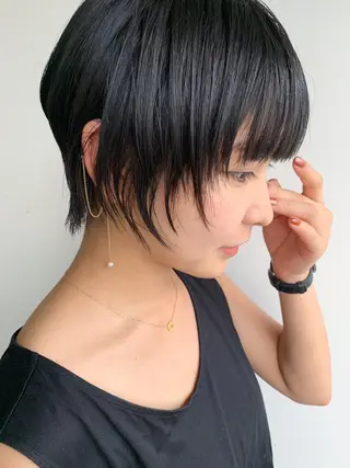 ショート nuu所属・💜ショート💜 ウルフ、ボブ二色亜美のヘアスタイル