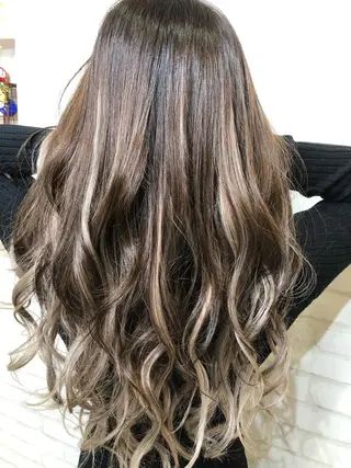 ミディアム 🦄コグレケンタピ ンクカラー🎨パーマのヘアスタイル