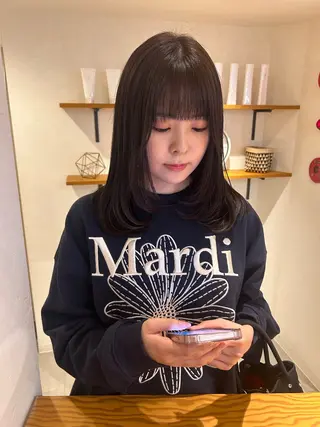 ミディアム 女性専用サロン iiro所属・【レイヤー/似合わせ 】Hina🎀のヘアスタイル