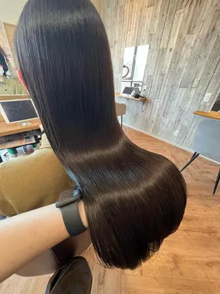 セミロング 韓国🇰🇷レイヤー 映える顔周り🩷のヘアスタイル