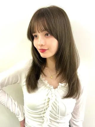 セミロング PULSE yokohama所属・レイヤー |オリーブ |ヘーゼルベージュのヘアスタイル