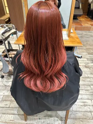 ロング Aura所属・丸山 心 / 艶カラーのヘアスタイル