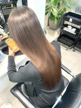 ロング ONYX 表参道所属・表参道/ハイライト 髪質改善ストレートのヘアスタイル