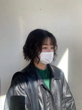 ミディアム 🖤🌀くるくる パーマ🌀🖤ayaのヘアスタイル