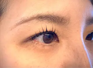 マツエク・マツパ 中野 紹江のヘアスタイル