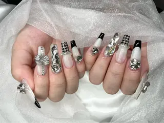 ネイル Roi〈ロワ〉 Minakoのネイルデザイン