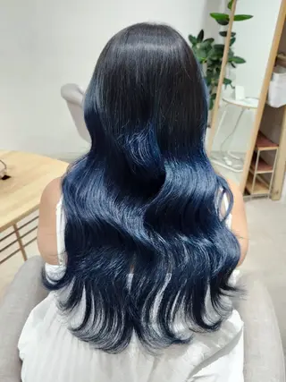 カラー ロング 坪井 佑美のヘアスタイル