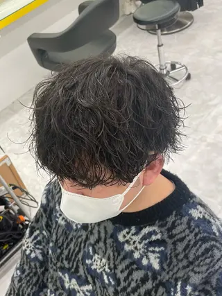 パーマ メンズ ハイトーンカラー 🦄レイヤーカットのヘアスタイル