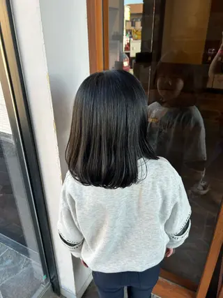 ミディアム 村松 麻菜のヘアスタイル