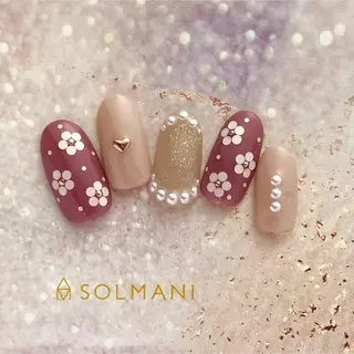 ネイル SOLMANI 予約担当のネイルデザイン