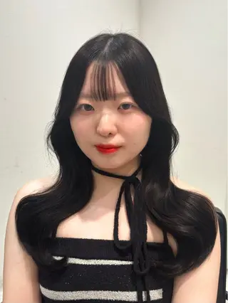 ミディアム カラー DATE by Alan Smithee所属・韓国レイヤー顔周り カット髪質改善のヘアスタイル