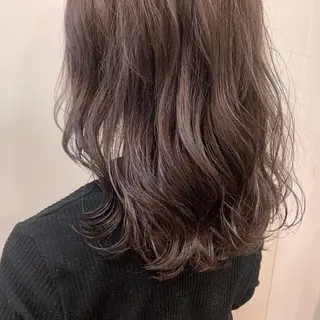 ミディアム カラー 藤原 侑香のヘアスタイル