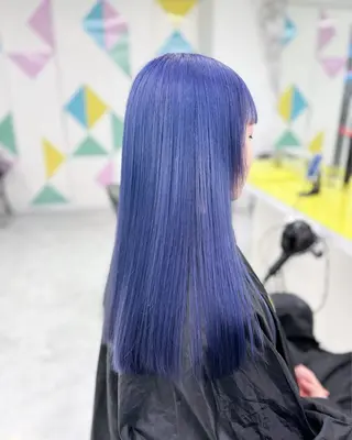 セミロング カラー 🩵色落ち可愛い 寒色カラー🩵のヘアスタイル