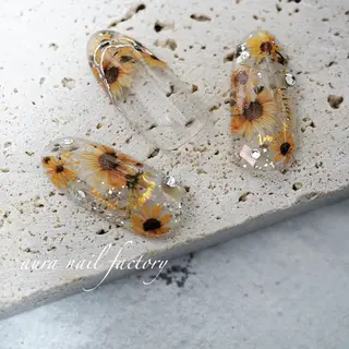 ミディアム カラー ネイル 赤羽 アウラ ネイルファクトリーのネイルデザイン