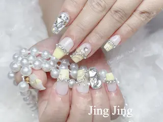 ネイル Queenie 🦋のネイルデザイン