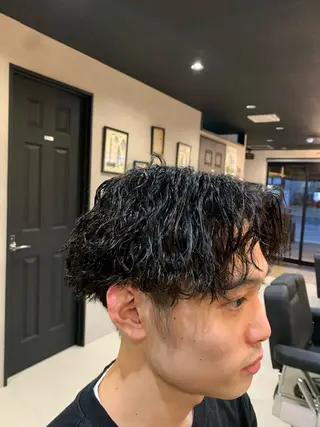 パーマ メンズ 居原 凜太郎のヘアスタイル
