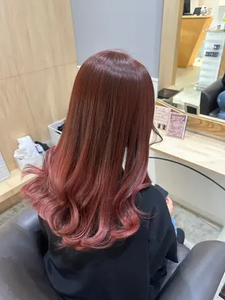 ミディアム miloc MOMOKAのヘアスタイル