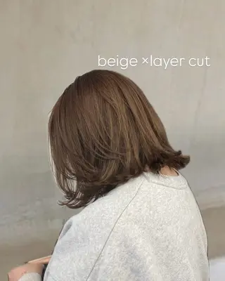 ミディアム INORI|艶カラ ー|フェイスレイヤーのヘアスタイル