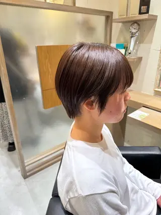 ショート 透明感カラー/顔周り カット/レイヤーにかのヘアスタイル