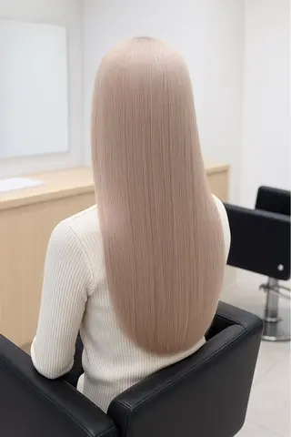 ロング 透明感ブリーチ ハイトーンウエダのヘアスタイル