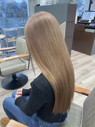 ロング カラー 德本 奈名美のヘアスタイル