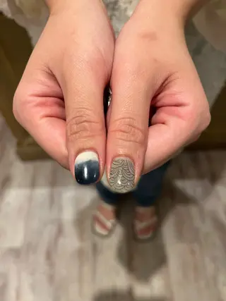 ネイル une／YUKINA 🫧大人nuanceのネイルデザイン