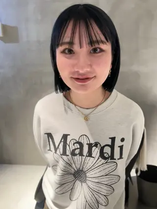 ミディアム カラー 髙林 優衣のヘアスタイル