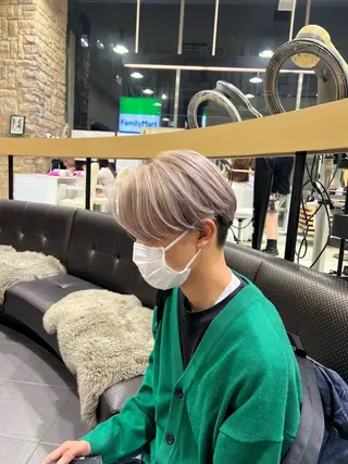 ショート カラー メンズ ﾎｯﾄﾍﾟｯﾊﾟｰ に移行中【かな】のヘアスタイル