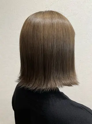 カラー 岡村 真子のヘアスタイル