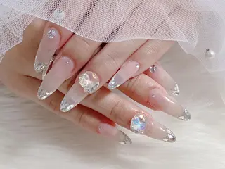 ネイル 藤本 彩花のネイルデザイン