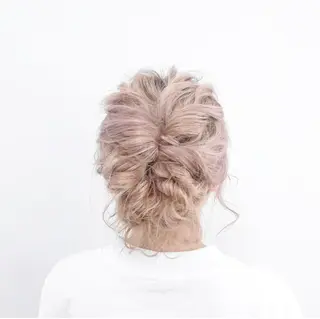 ミディアム ヘアアレンジ NNN(スリーエヌ)所属・yuina 【NNN】のヘアスタイル