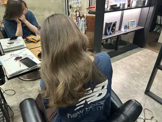 セミロング カラー 柔らかカラー🥛 mayucoのヘアスタイル