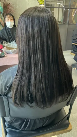 セミロング 鈴木瑛里／ブロンド ベージュ／男女のヘアスタイル