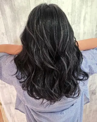 セミロング カラー cherie所属・バレイヤージュ/ ハイライト/大内格のヘアスタイル