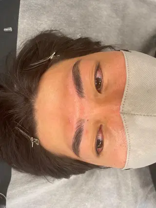 アイブロウ 久田 悠佳のネイルデザイン