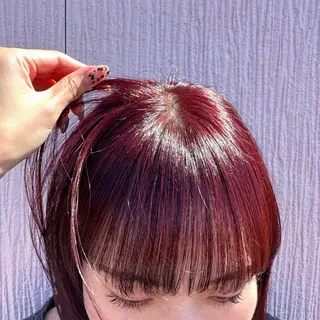 ショート カラー akane🤍 ブリーチ/ベージュのヘアスタイル