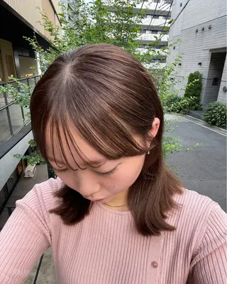 ミディアム カラー 愛莉/ラベンダー/ ベージュ/ブラウンのヘアスタイル