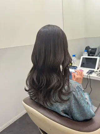 ミディアム カラー SALOWIN新宿三丁目【サロウィン】所属・レイヤー🔶髪質改善 🔶透明感カラー青木のヘアスタイル